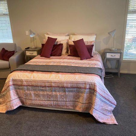 Cambridge Te Awa Rivertrail Bnb Exterior photo